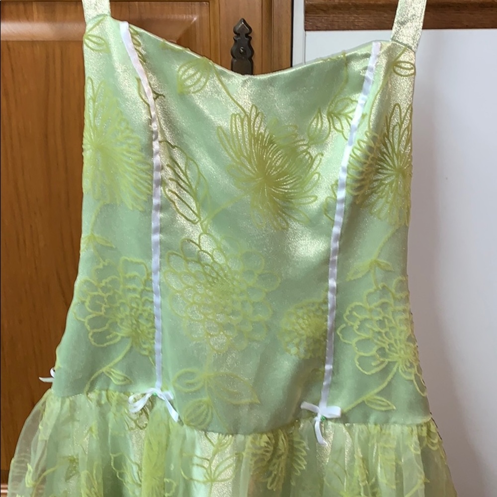 Gorgeous green dress wear or repurpose - Picture 10 of 16